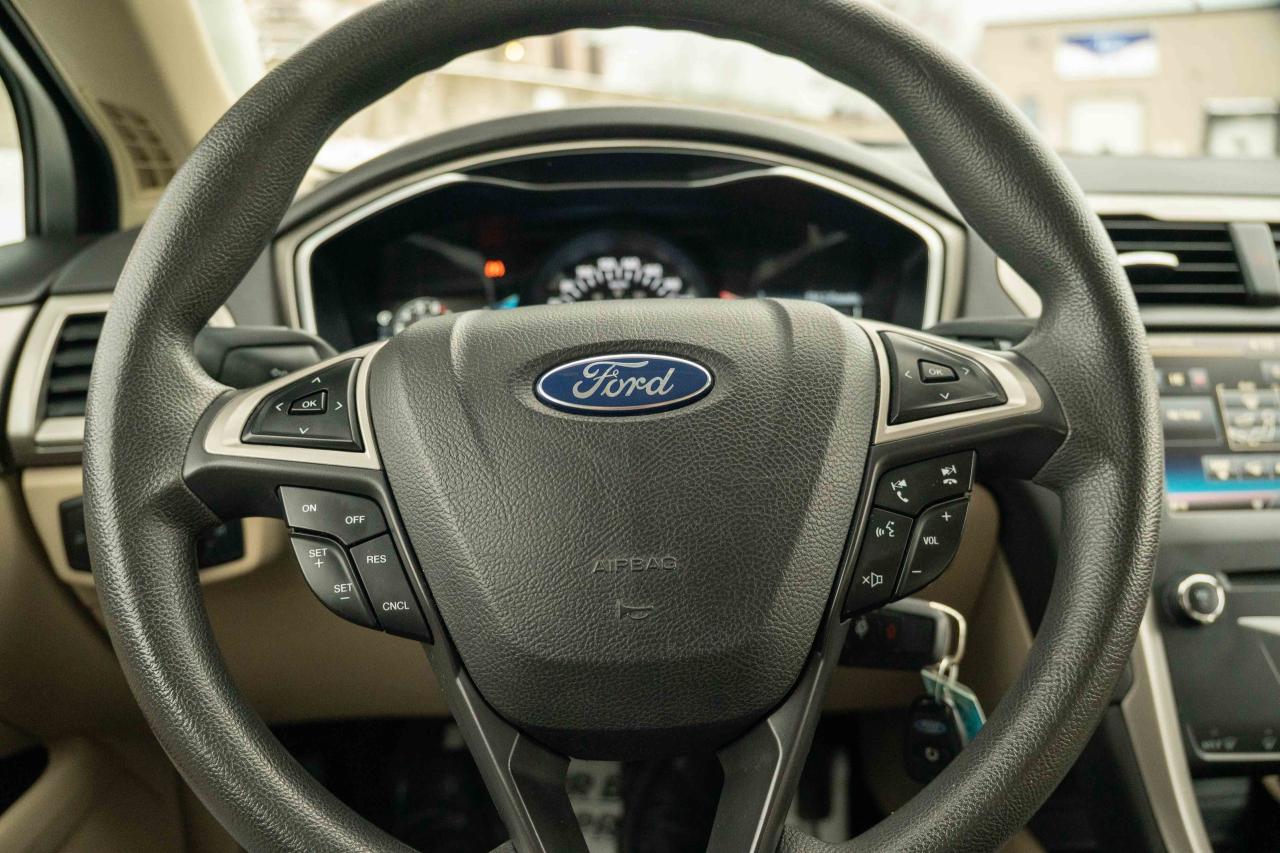 2014 Ford Fusion SE Photo