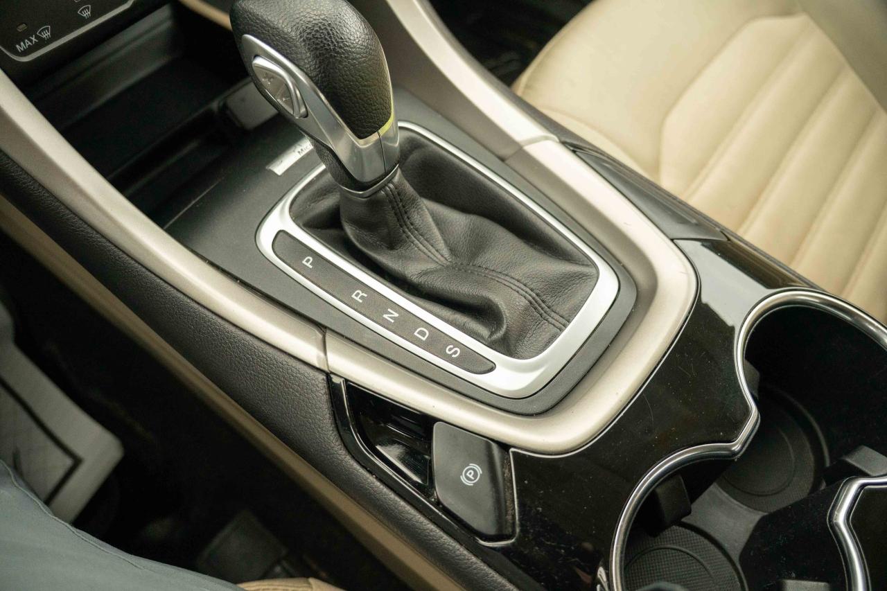 2014 Ford Fusion SE Photo