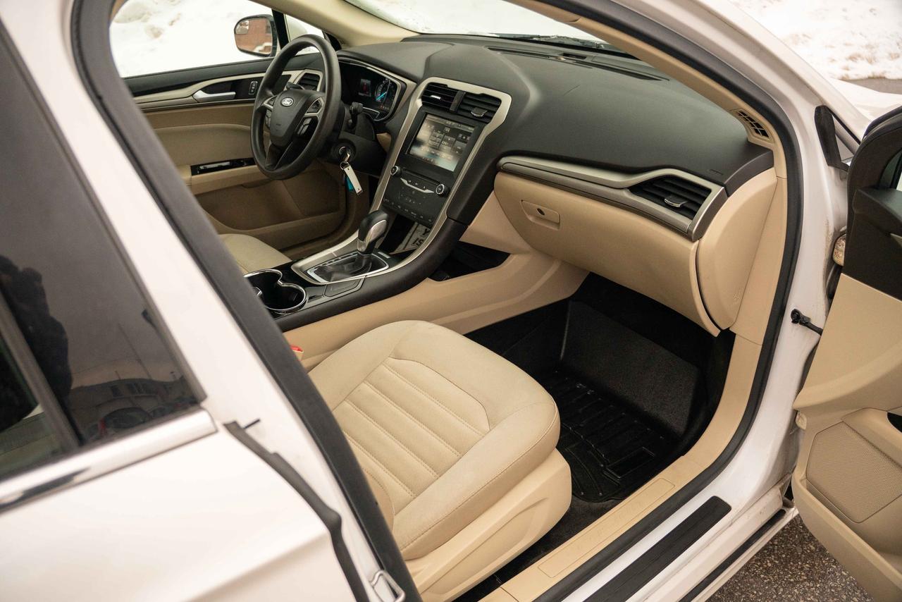 2014 Ford Fusion SE Photo