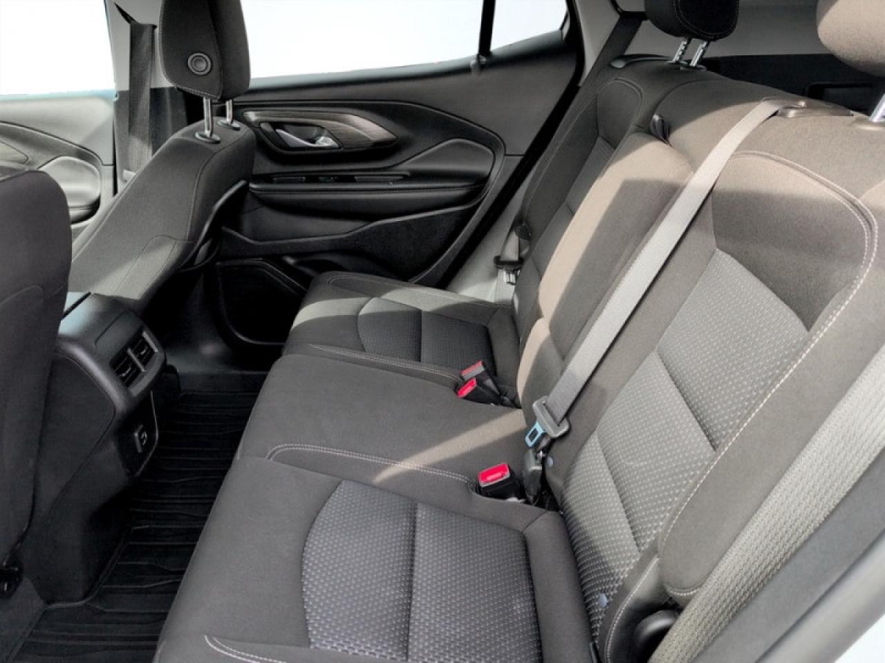 2023 GMC Terrain SLE  **20 SERVICE RECORDS - CLEAN CARFAX** Photo