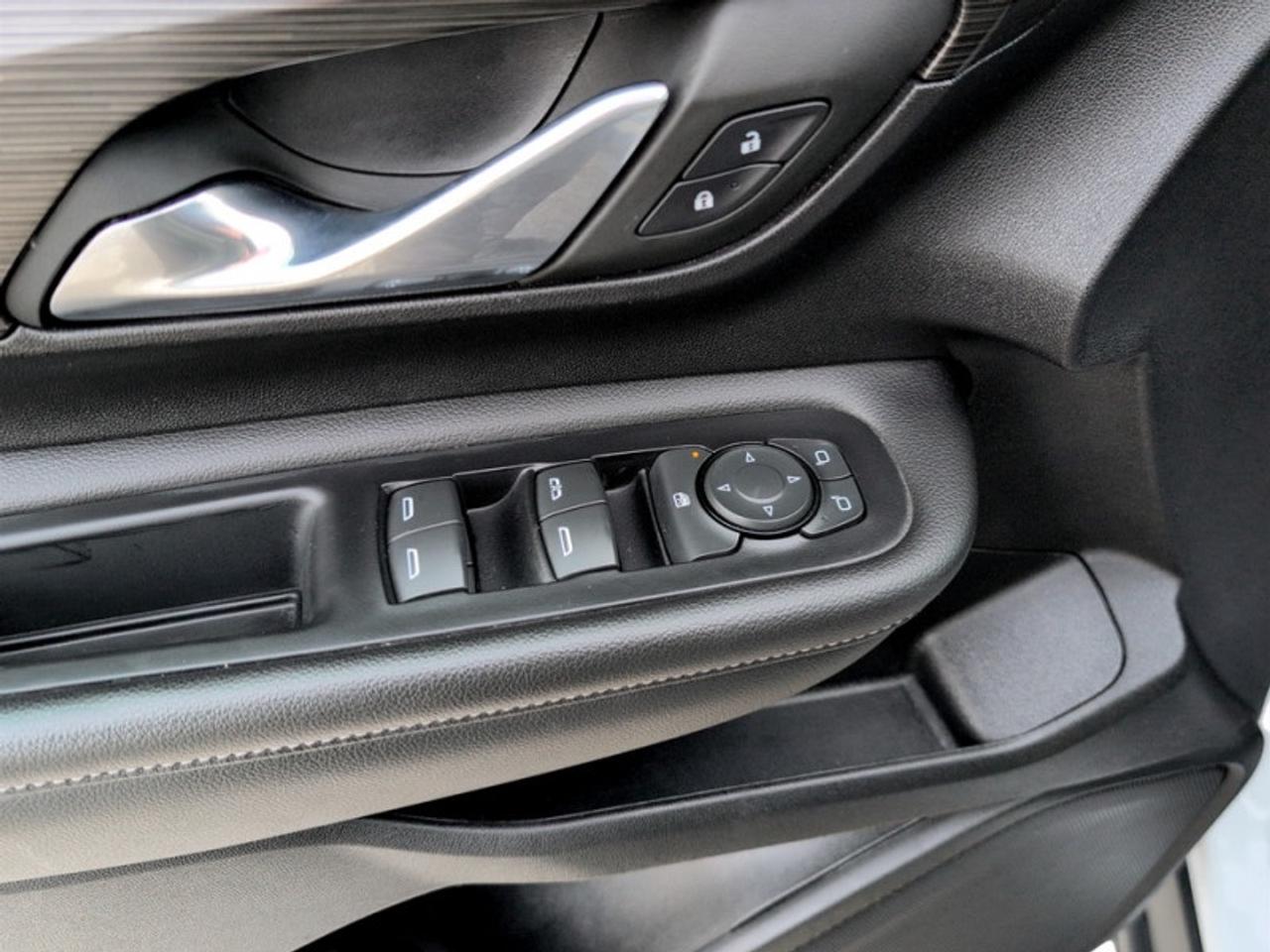 2023 GMC Terrain SLE  **20 SERVICE RECORDS - CLEAN CARFAX** Photo