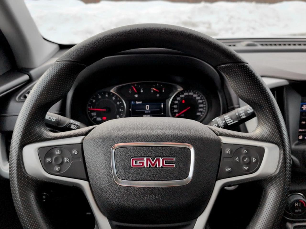 2023 GMC Terrain SLE  **20 SERVICE RECORDS - CLEAN CARFAX** Photo