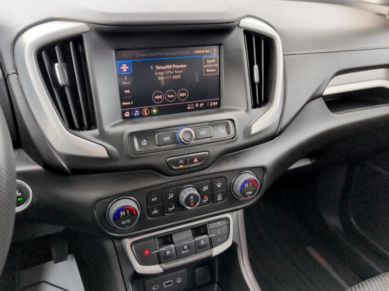 2023 GMC Terrain SLE  **20 SERVICE RECORDS - CLEAN CARFAX** Photo