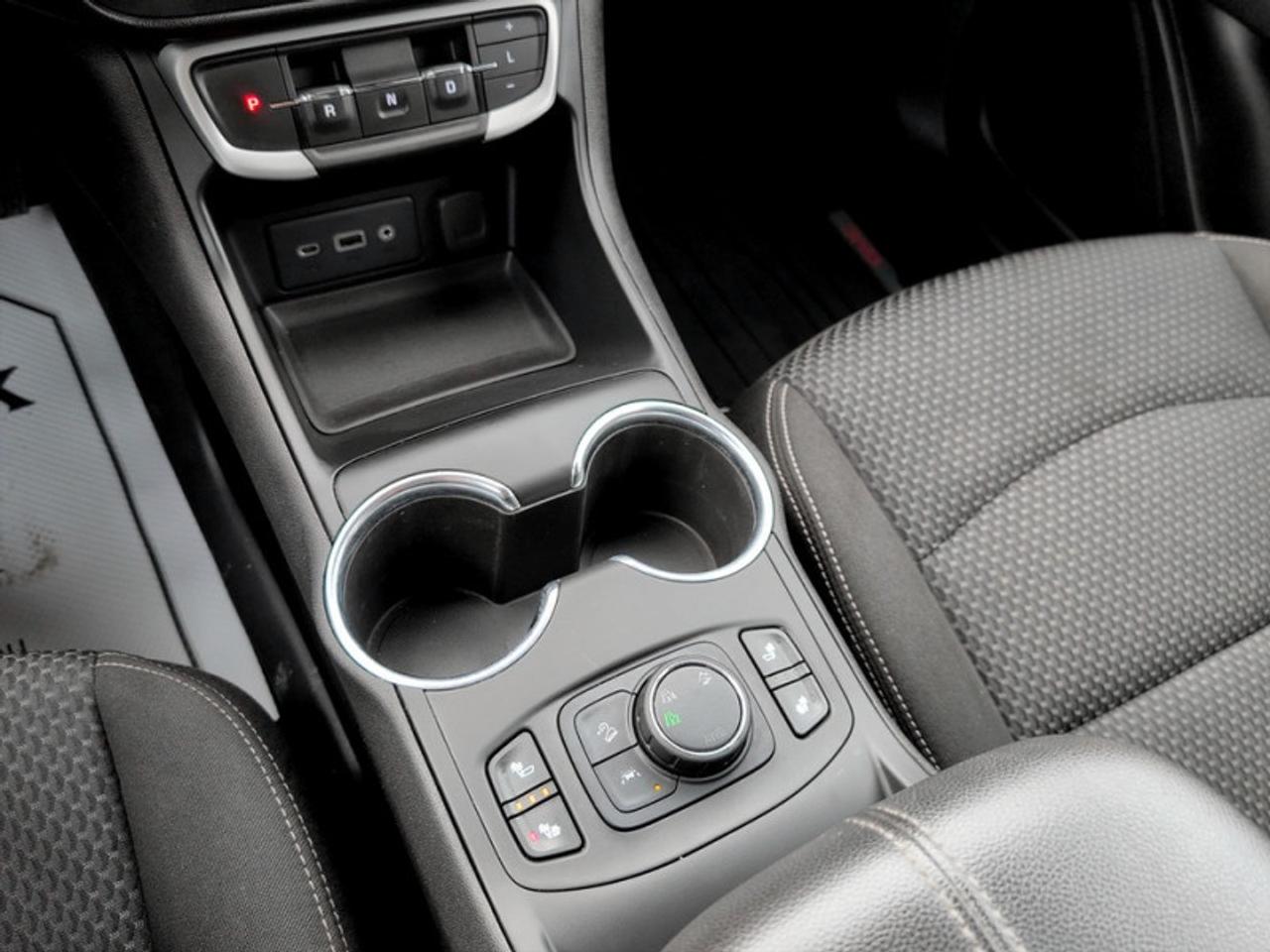 2023 GMC Terrain SLE  **20 SERVICE RECORDS - CLEAN CARFAX** Photo