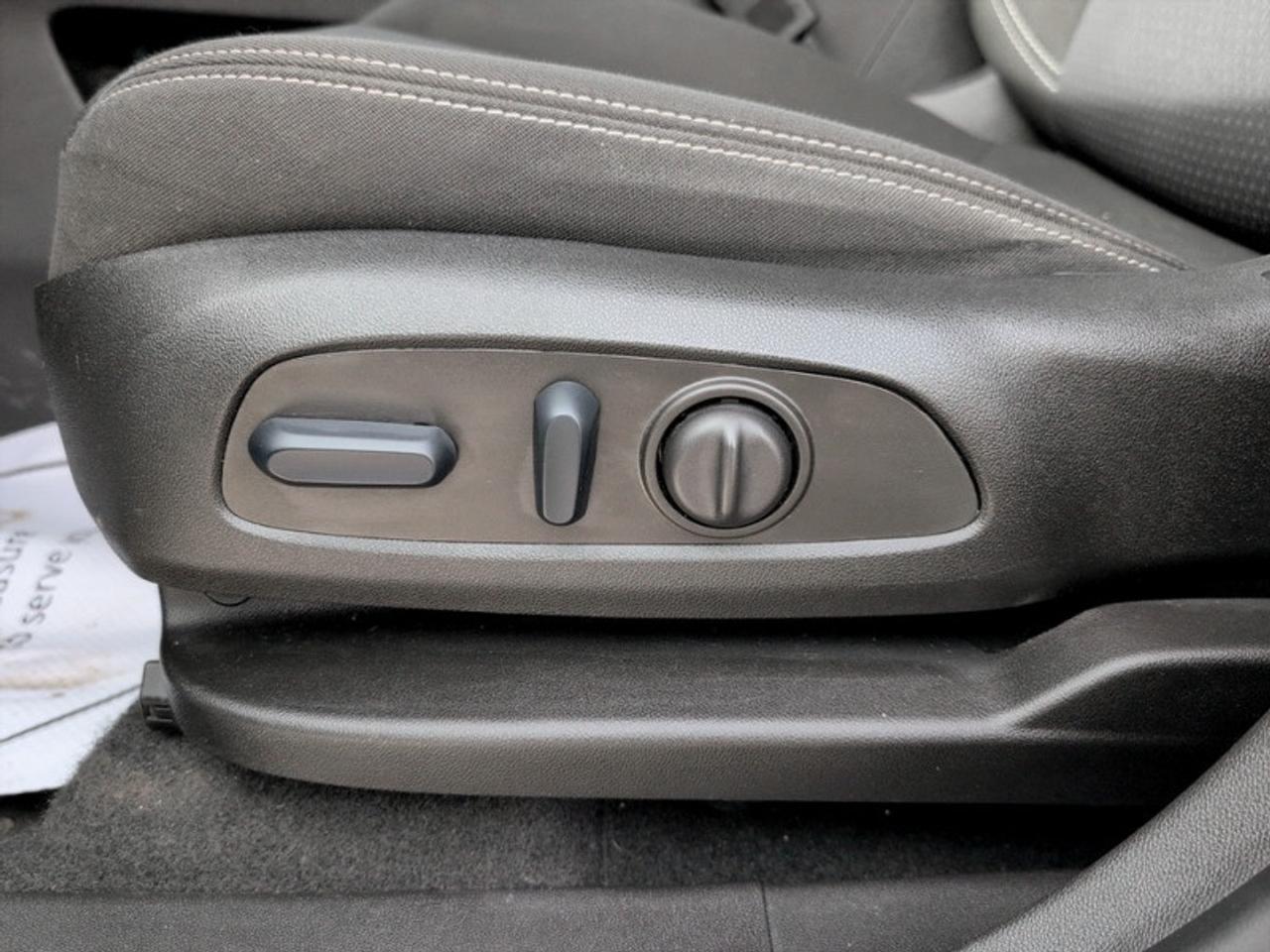 2023 GMC Terrain SLE  **20 SERVICE RECORDS - CLEAN CARFAX** Photo