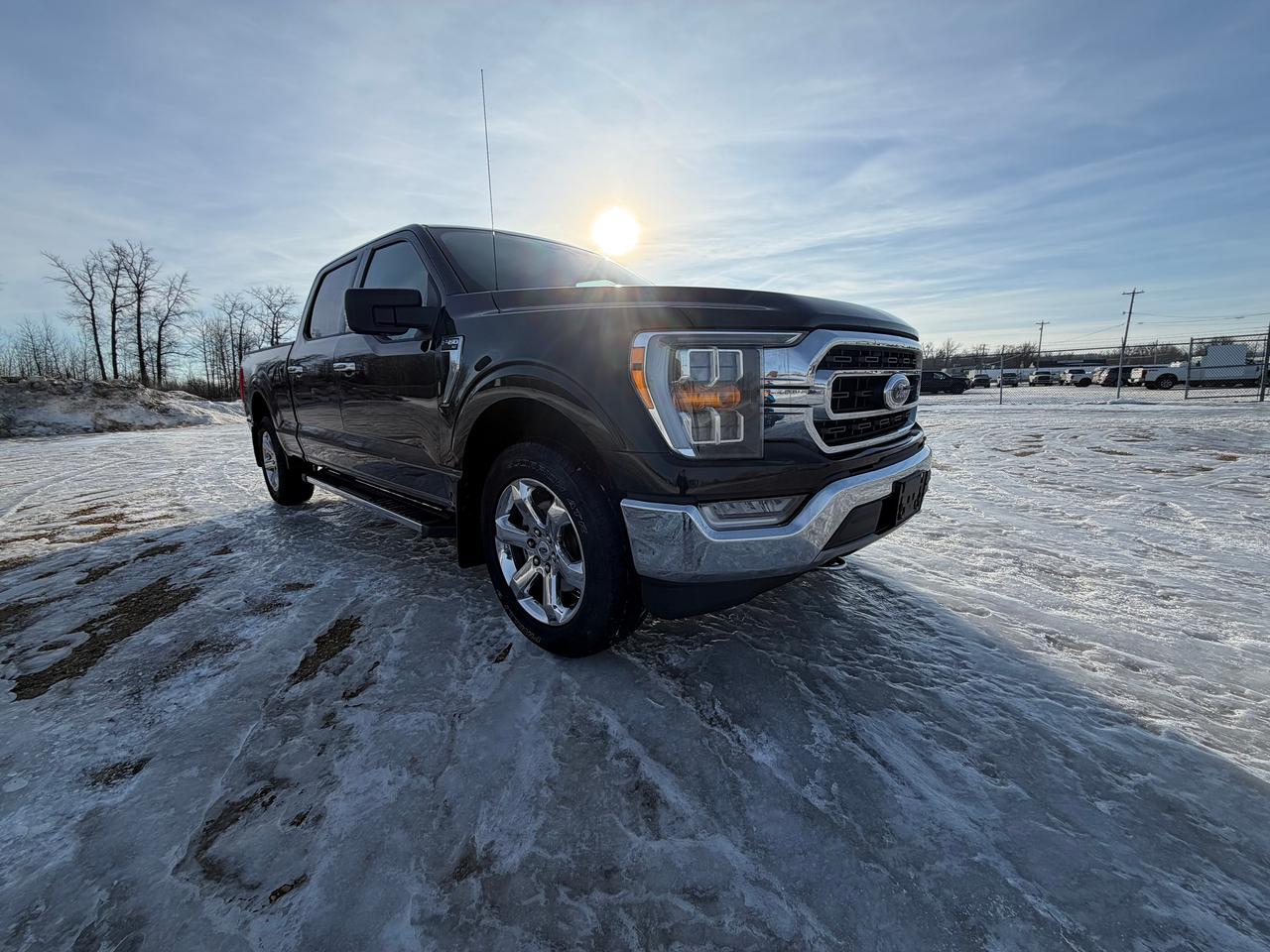 2021 Ford F-150 XLT Photo2