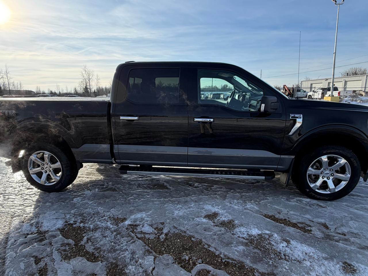 2021 Ford F-150 XLT Photo3