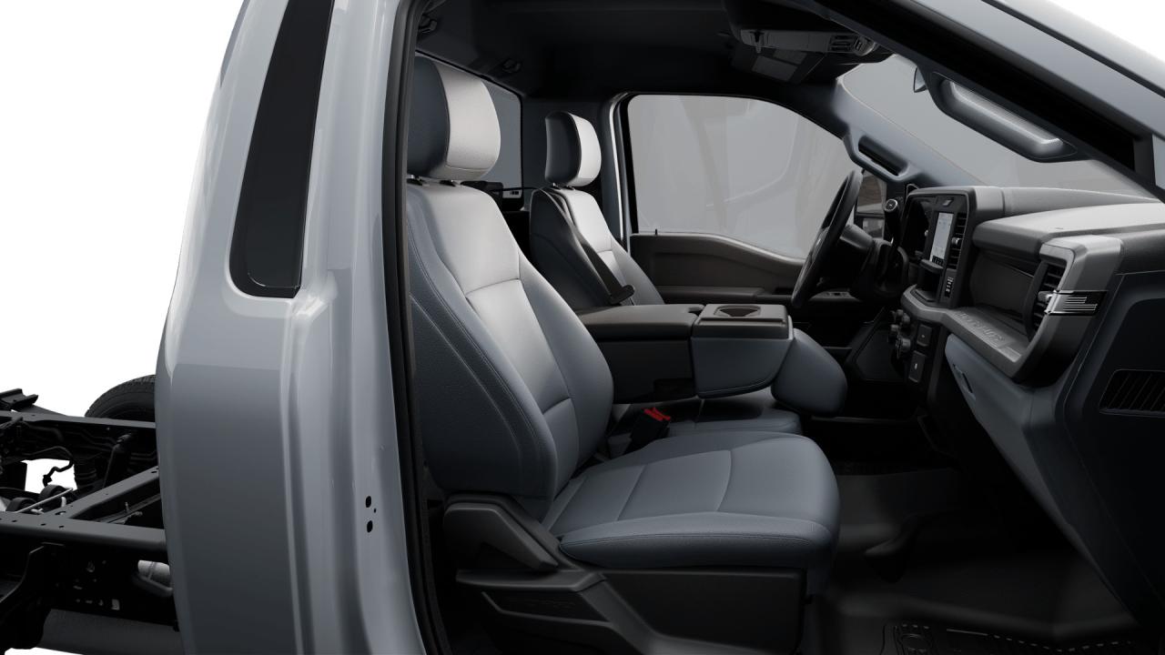 2025 Ford F-550 XL Photo3
