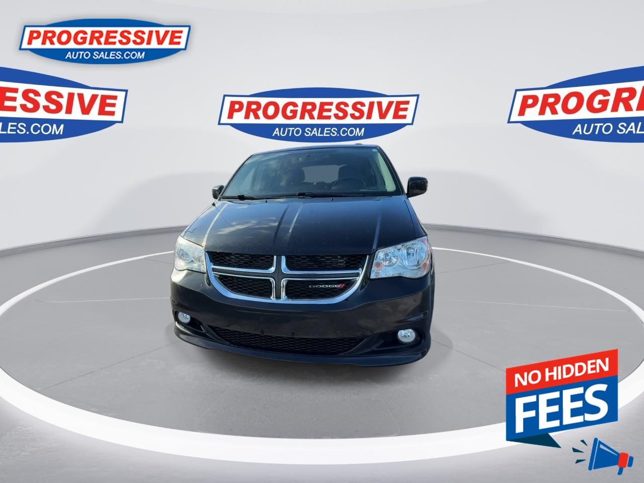 2016 Dodge Grand Caravan Crew Photo3