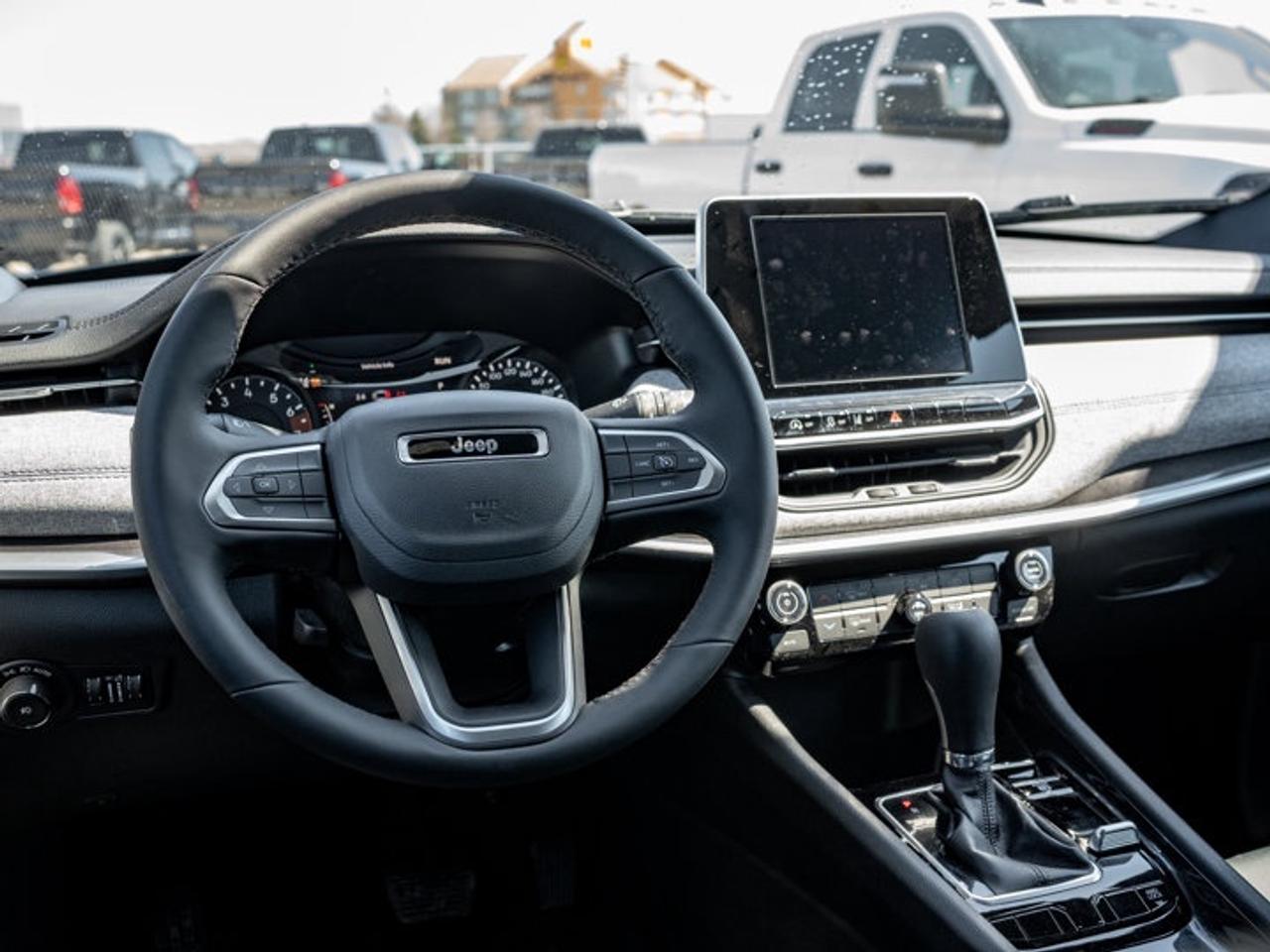 2026 Jeep Compass NORTH Photo2