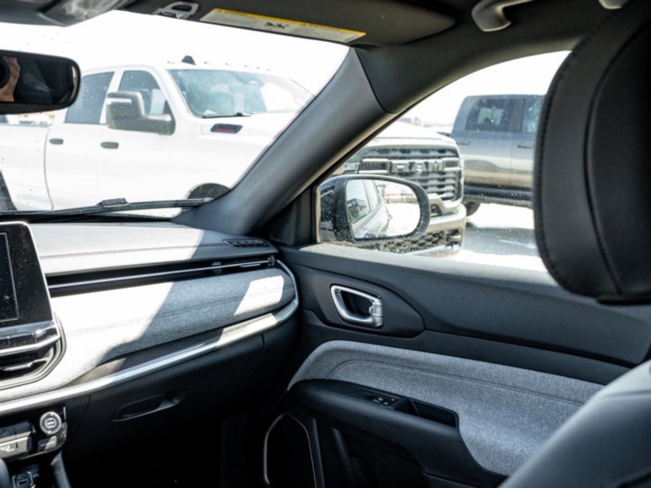 2026 Jeep Compass NORTH Photo