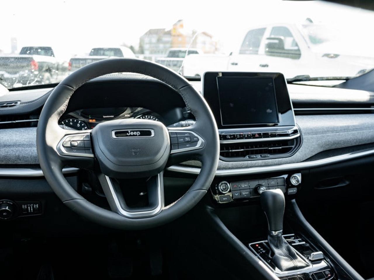 2026 Jeep Compass NORTH Photo2