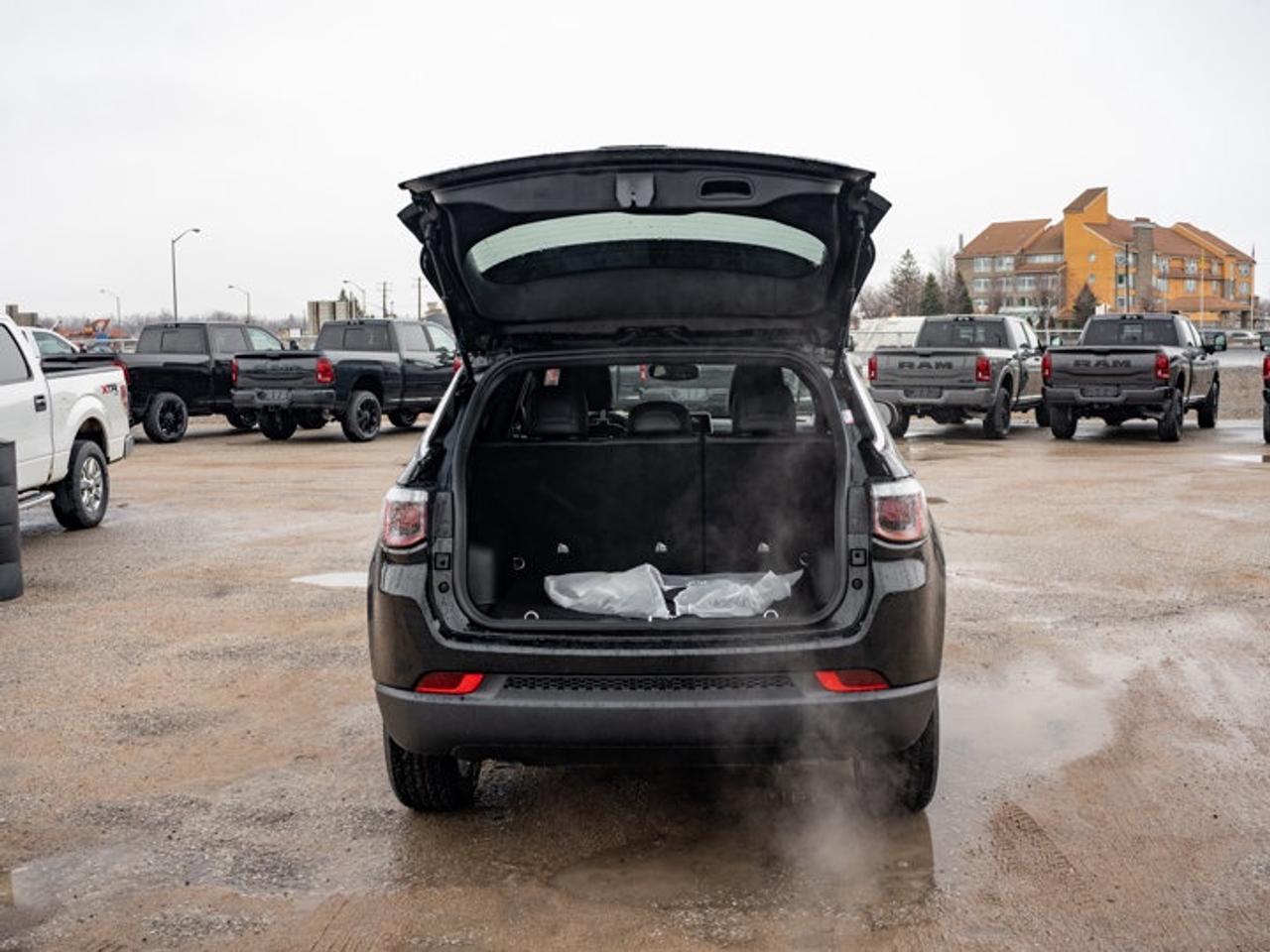 2026 Jeep Compass NORTH Photo