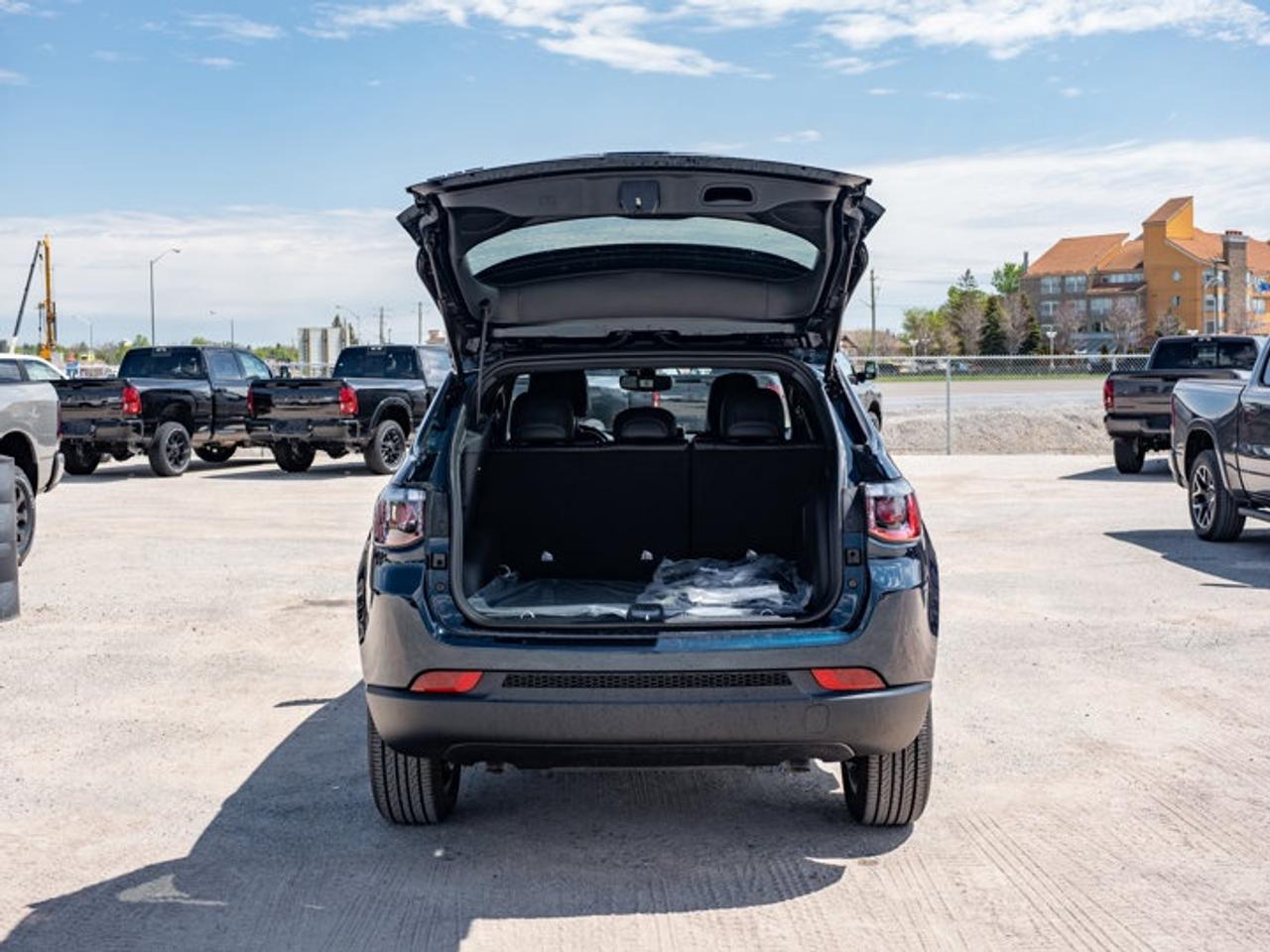 2026 Jeep Compass NORTH Photo