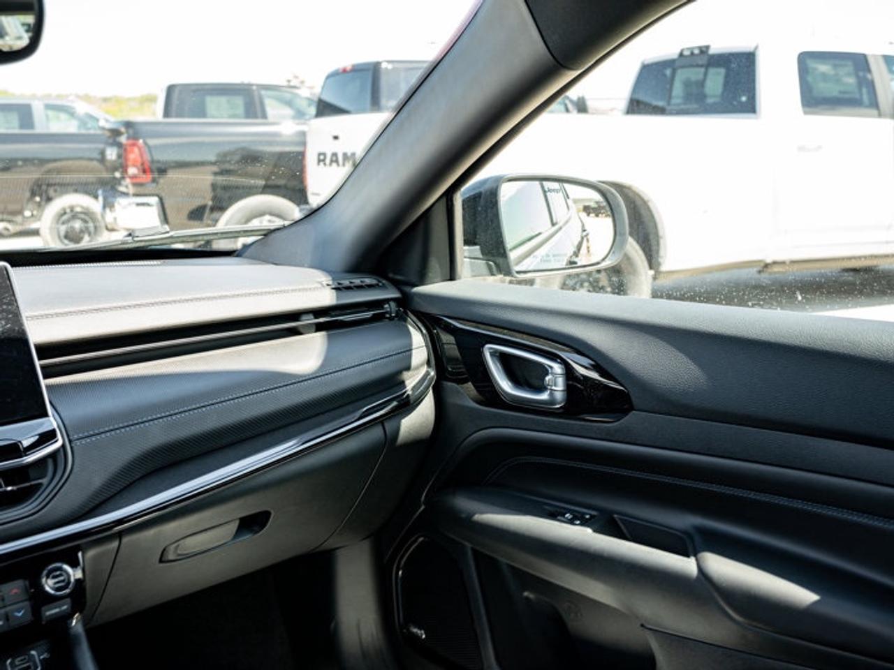 2026 Jeep Compass NORTH Photo