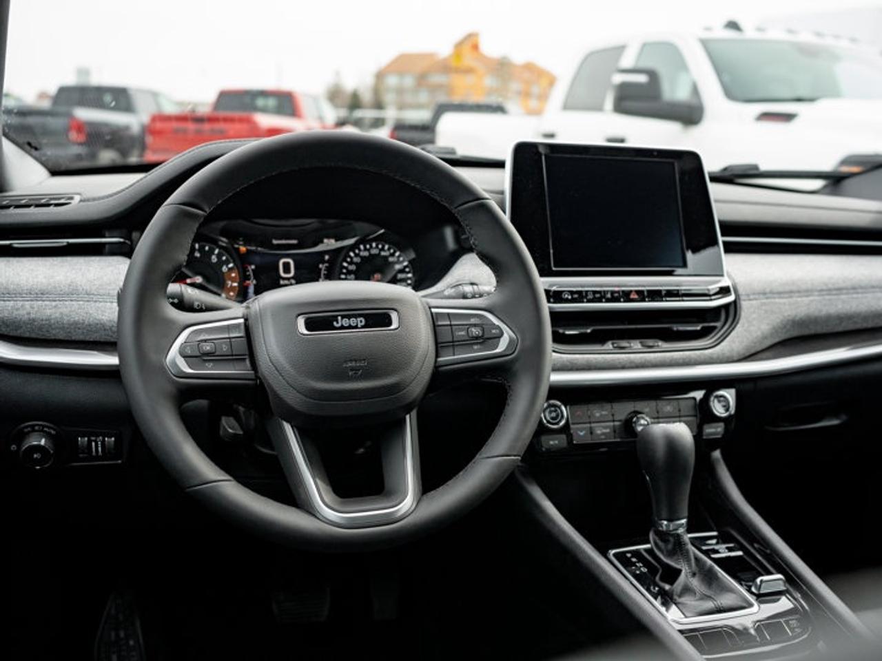 2026 Jeep Compass NORTH Photo2