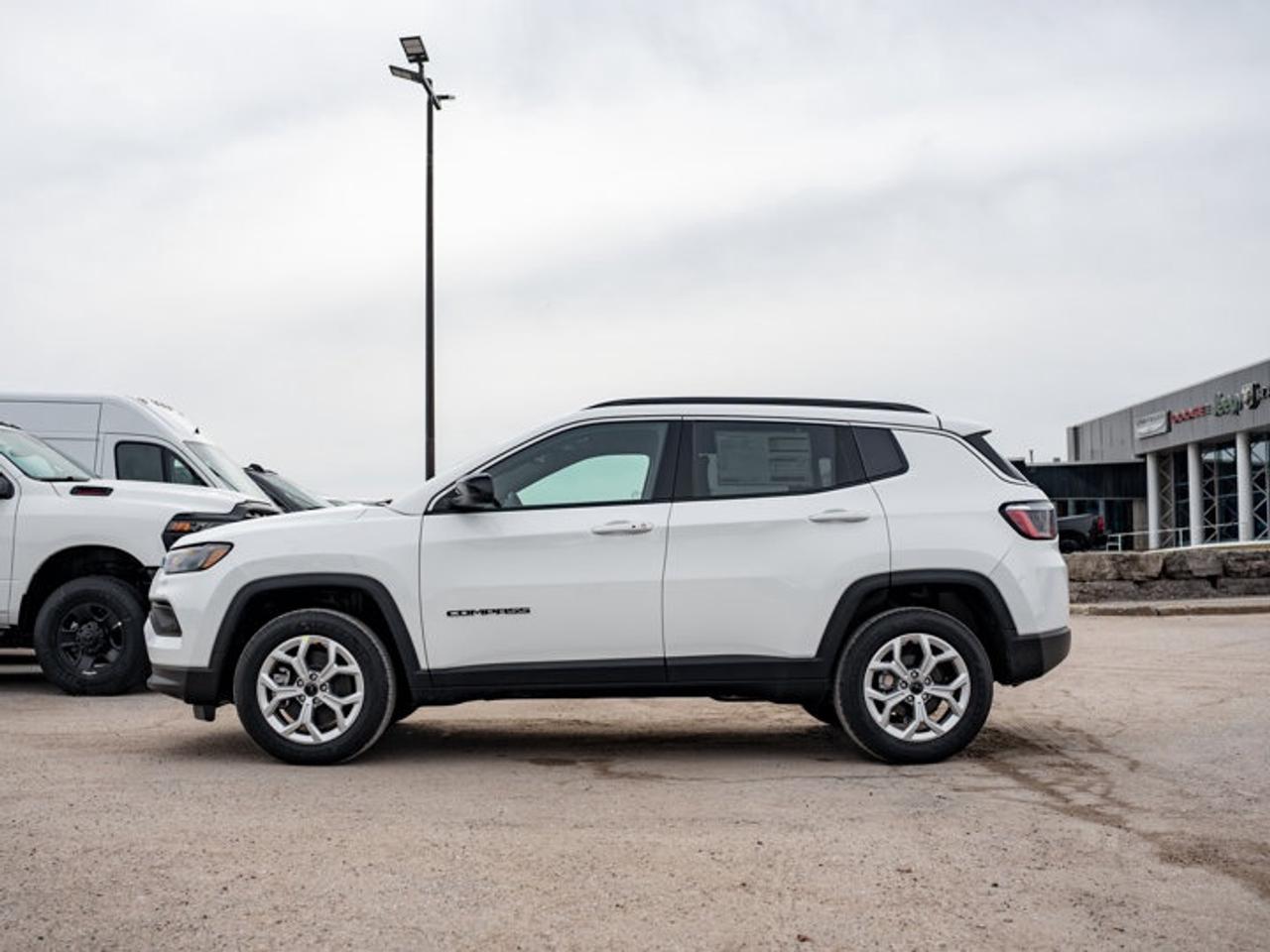 2026 Jeep Compass NORTH Photo4
