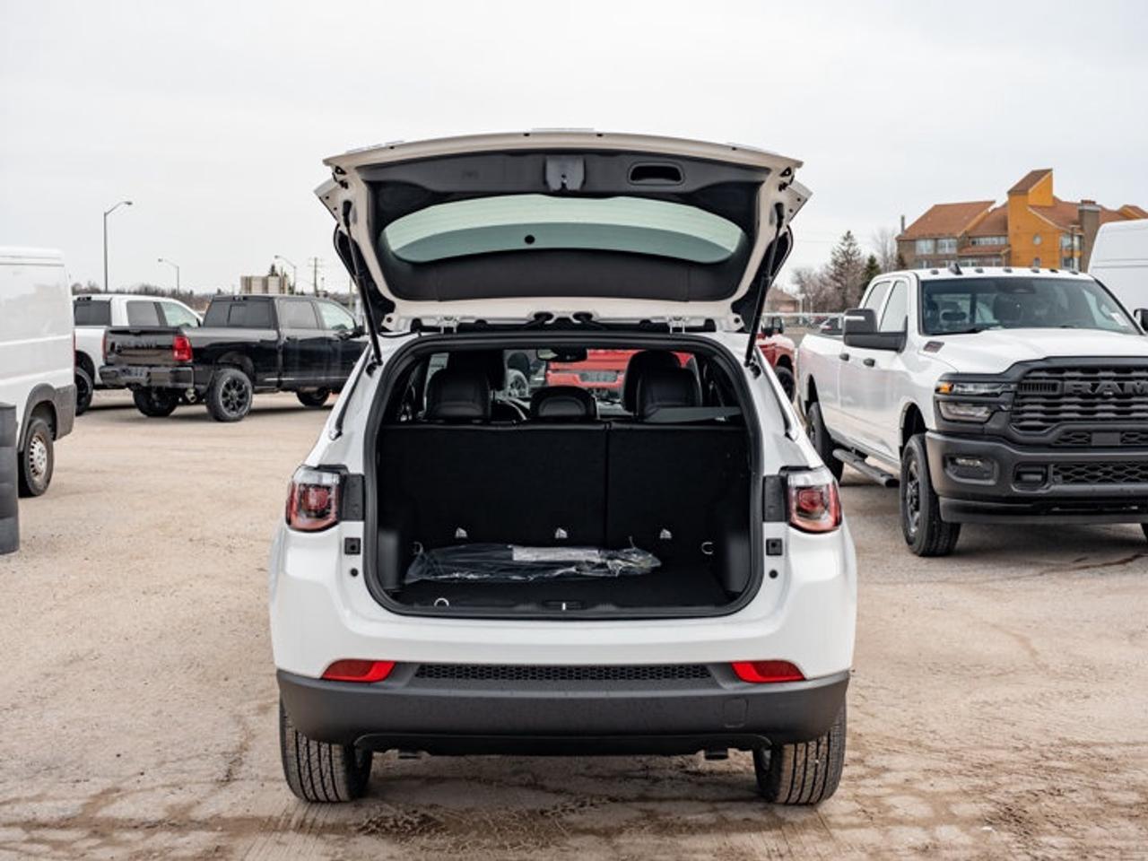 2026 Jeep Compass NORTH Photo