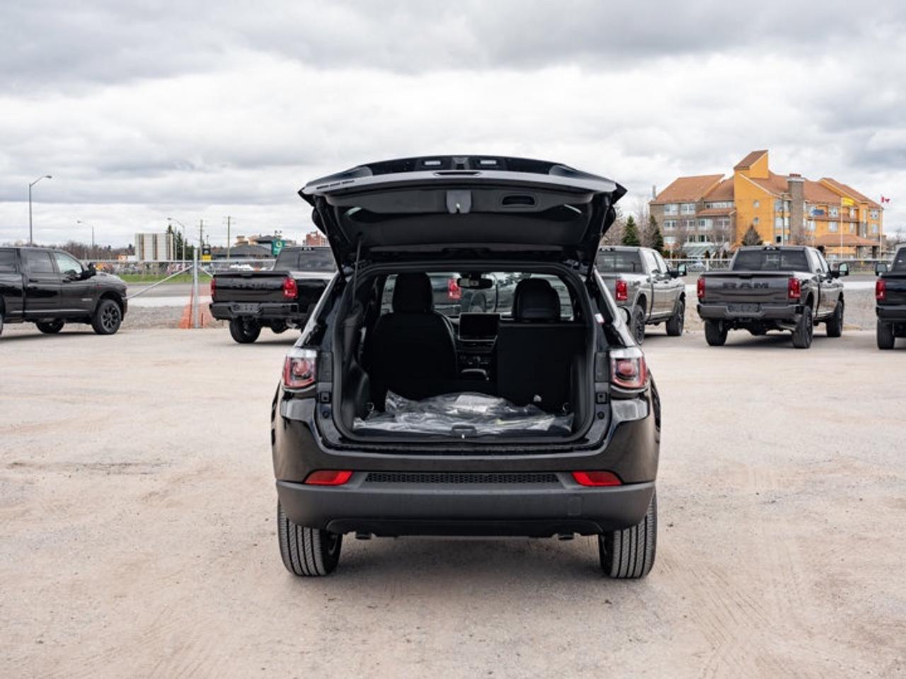 2026 Jeep Compass NORTH Photo
