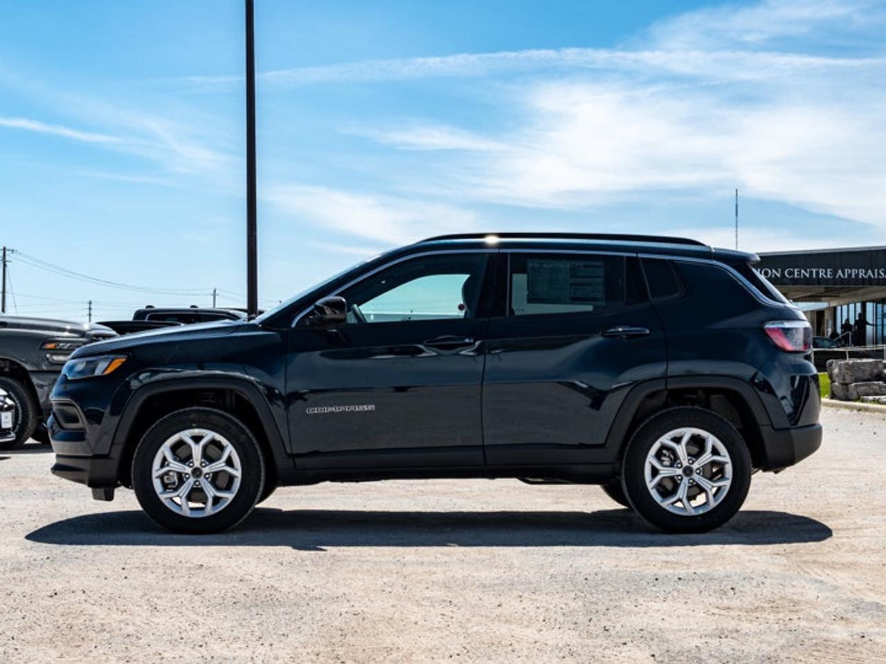 2026 Jeep Compass NORTH Photo4