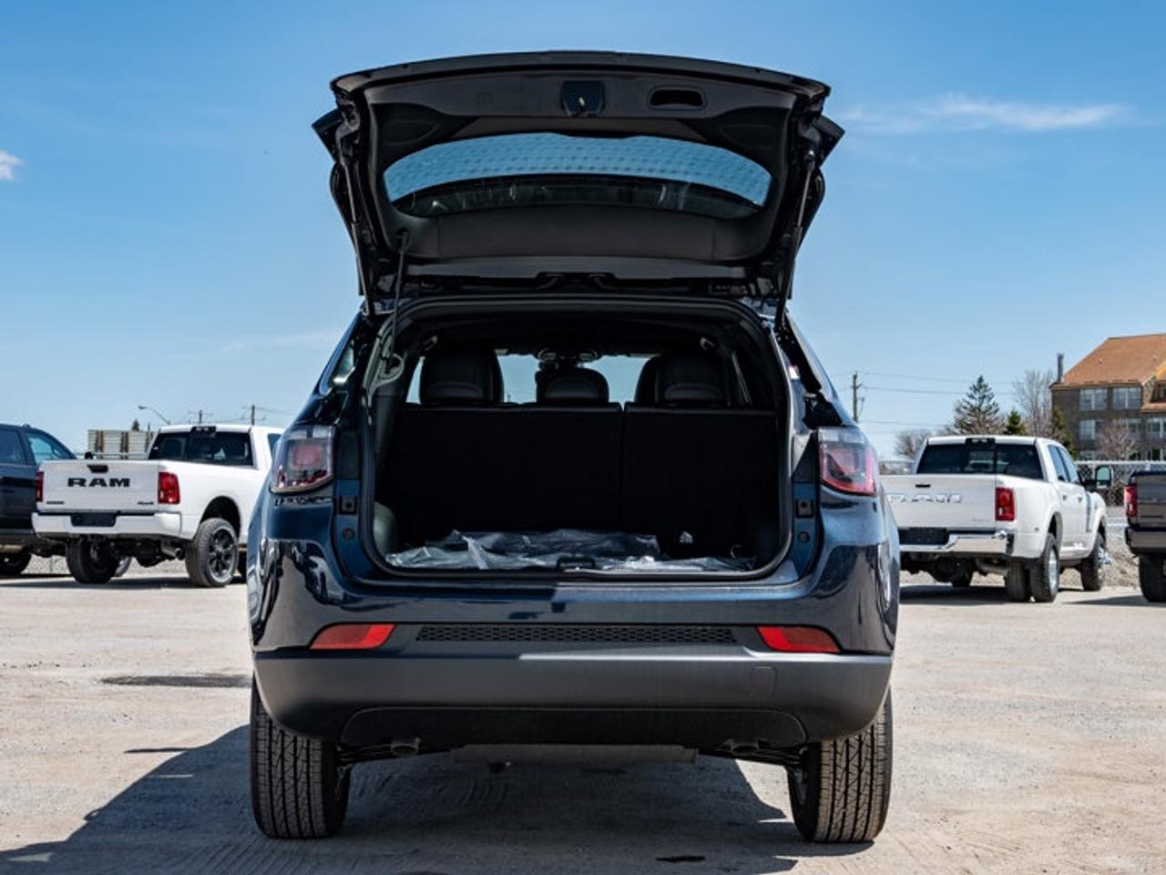 2026 Jeep Compass NORTH Photo