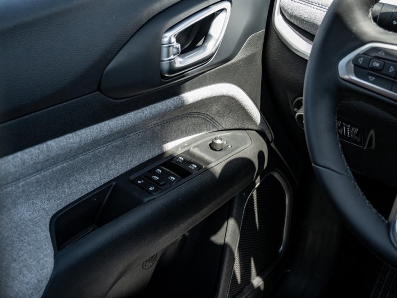 2026 Jeep Compass NORTH Photo