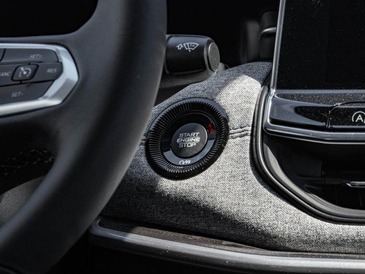 2026 Jeep Compass NORTH Photo