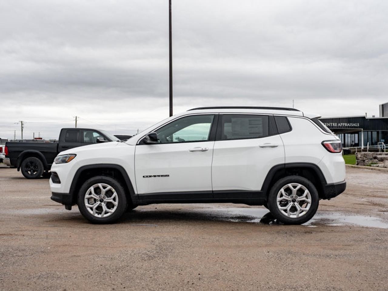 2026 Jeep Compass NORTH Photo4