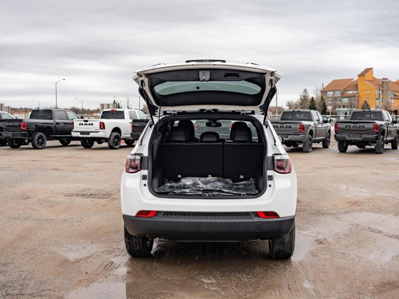 2026 Jeep Compass NORTH Photo