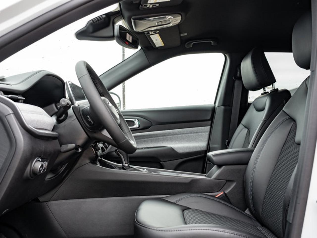 2026 Jeep Compass NORTH Photo