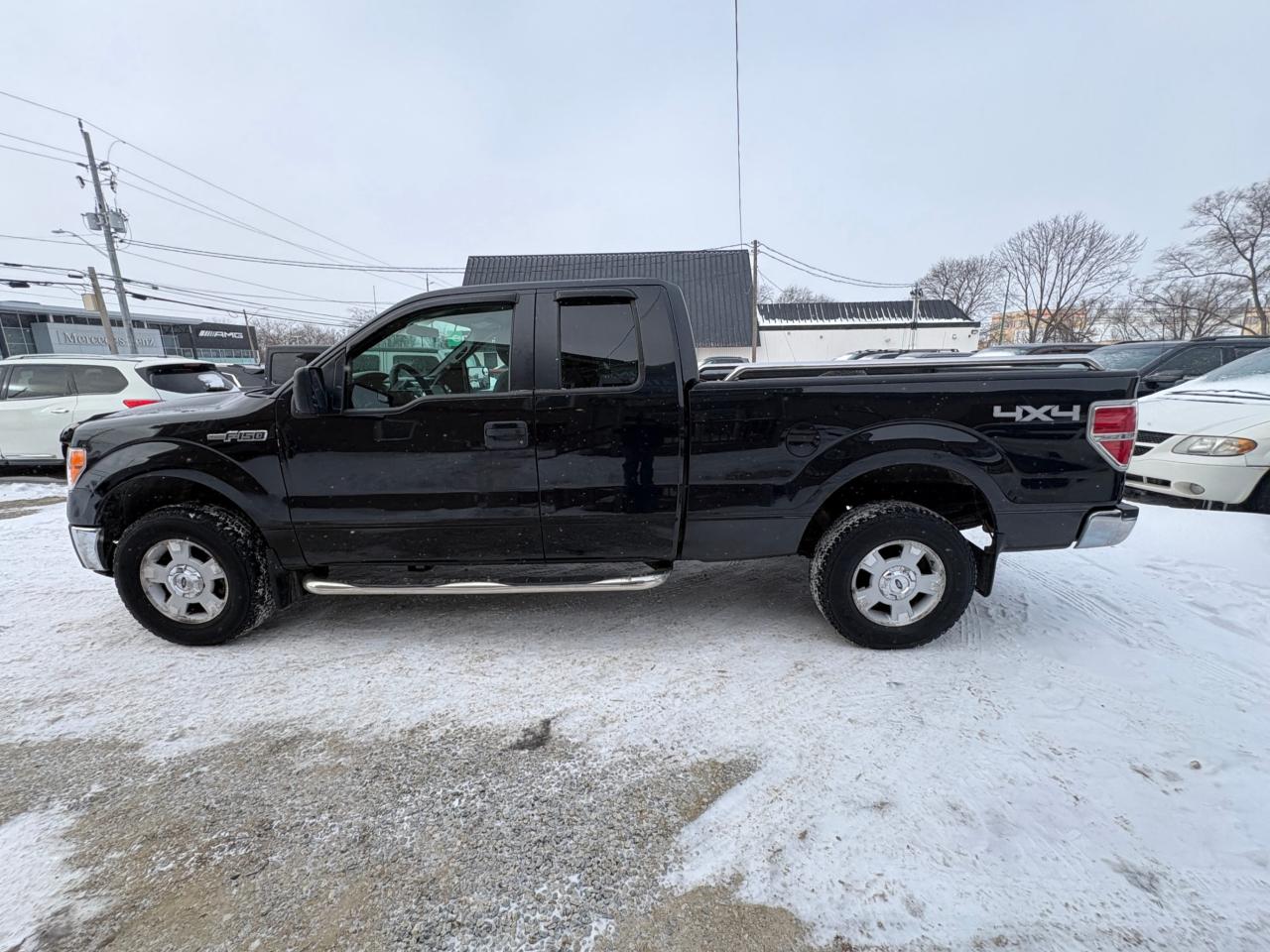 2014 Ford F-150 4WD SuperCab 163" XLT, Low KM, with Safety and 1 year $5000 per claim Warranty Photo