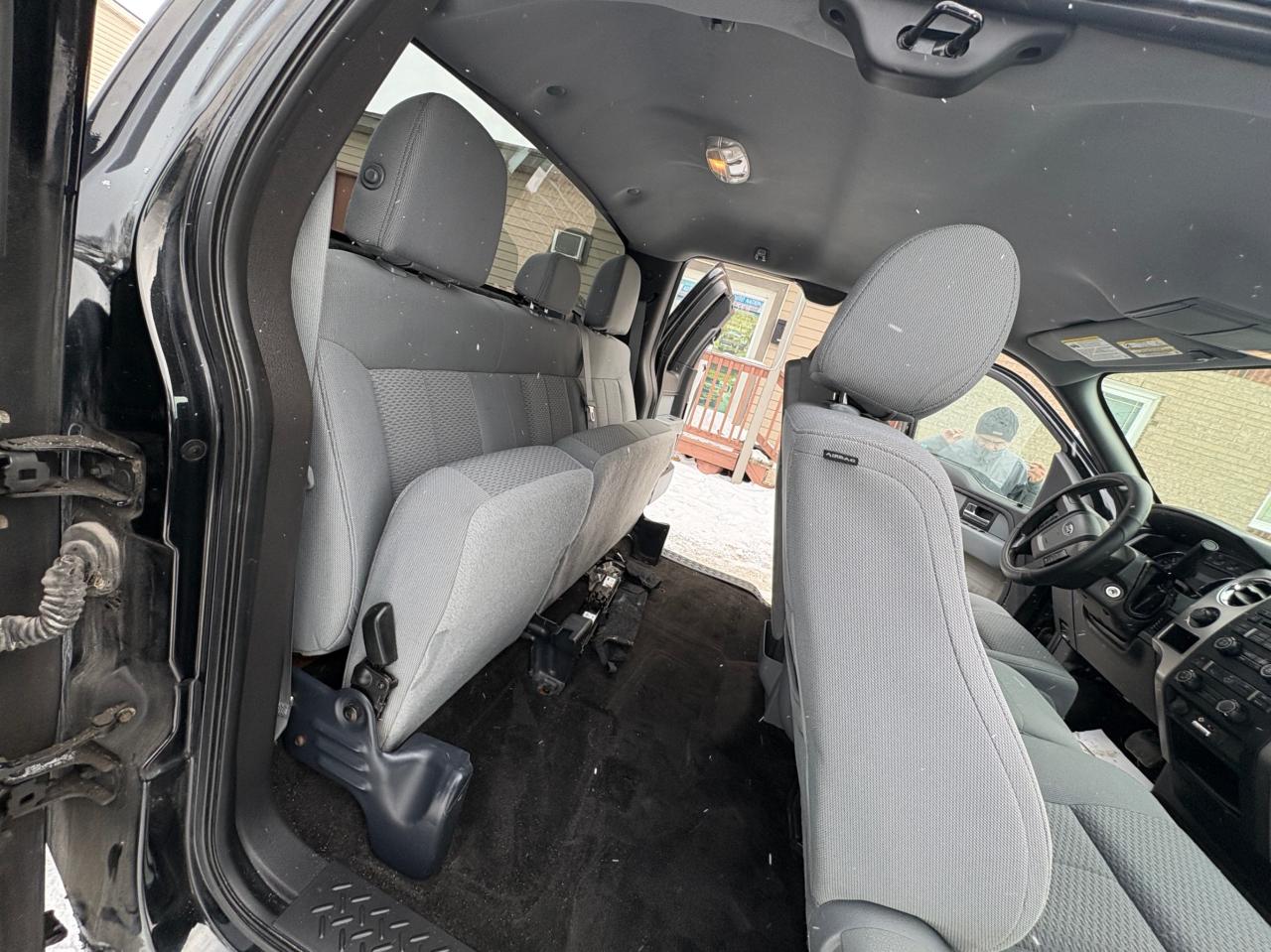 2014 Ford F-150 4WD SuperCab 163" XLT, Low KM, with Safety and 1 year $5000 per claim Warranty Photo