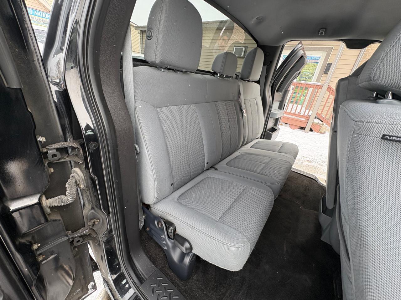 2014 Ford F-150 4WD SuperCab 163" XLT, Low KM, with Safety and 1 year $5000 per claim Warranty Photo