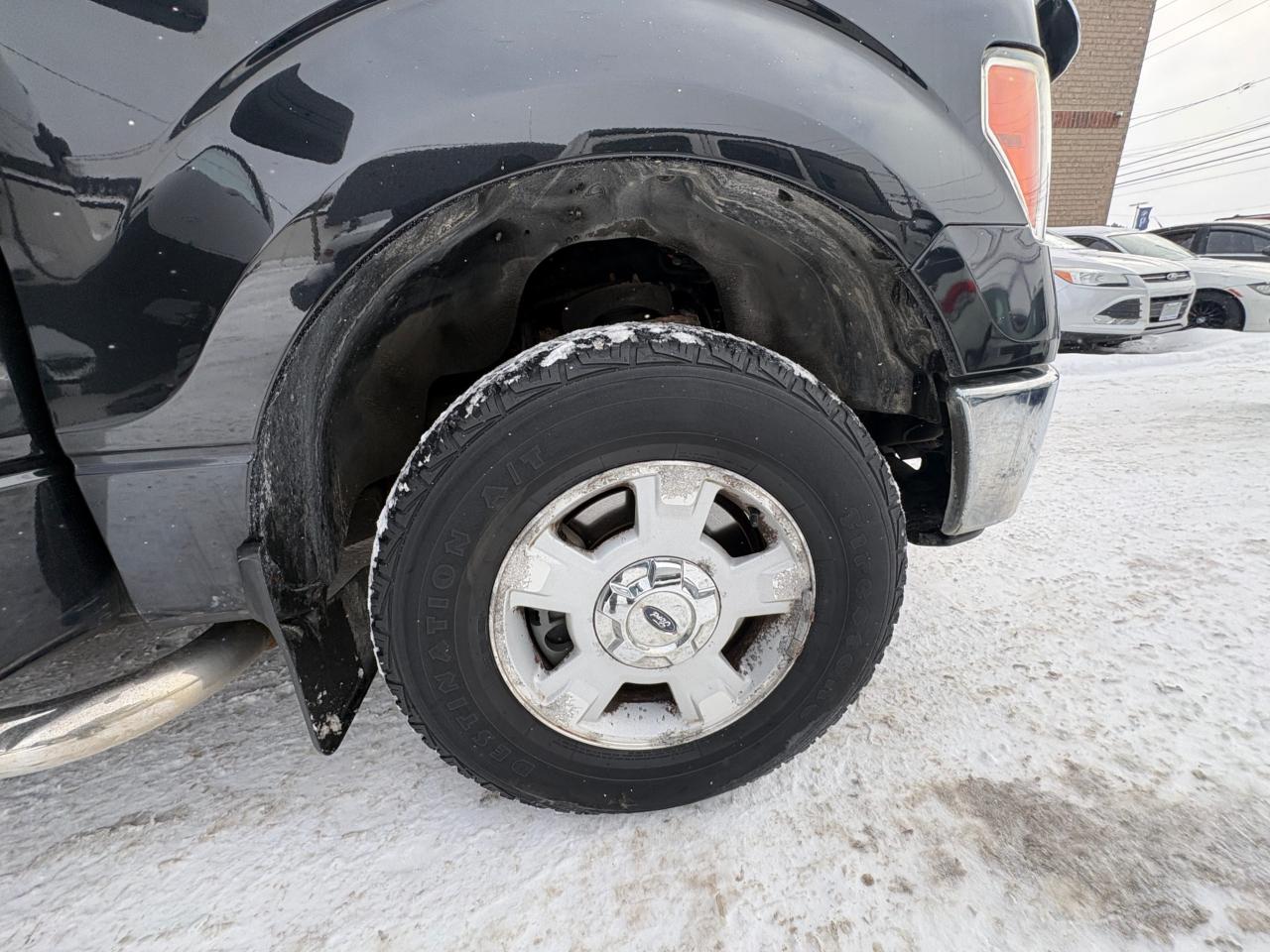 2014 Ford F-150 4WD SuperCab 163" XLT, Low KM, with Safety and 1 year $5000 per claim Warranty Photo