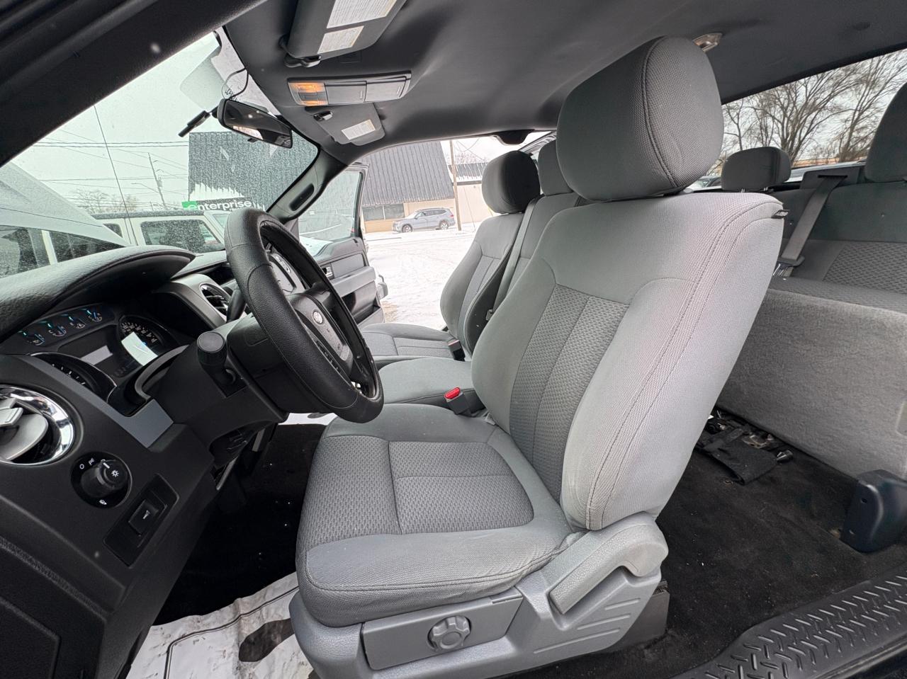 2014 Ford F-150 4WD SuperCab 163" XLT, Low KM, with Safety and 1 year $5000 per claim Warranty Photo