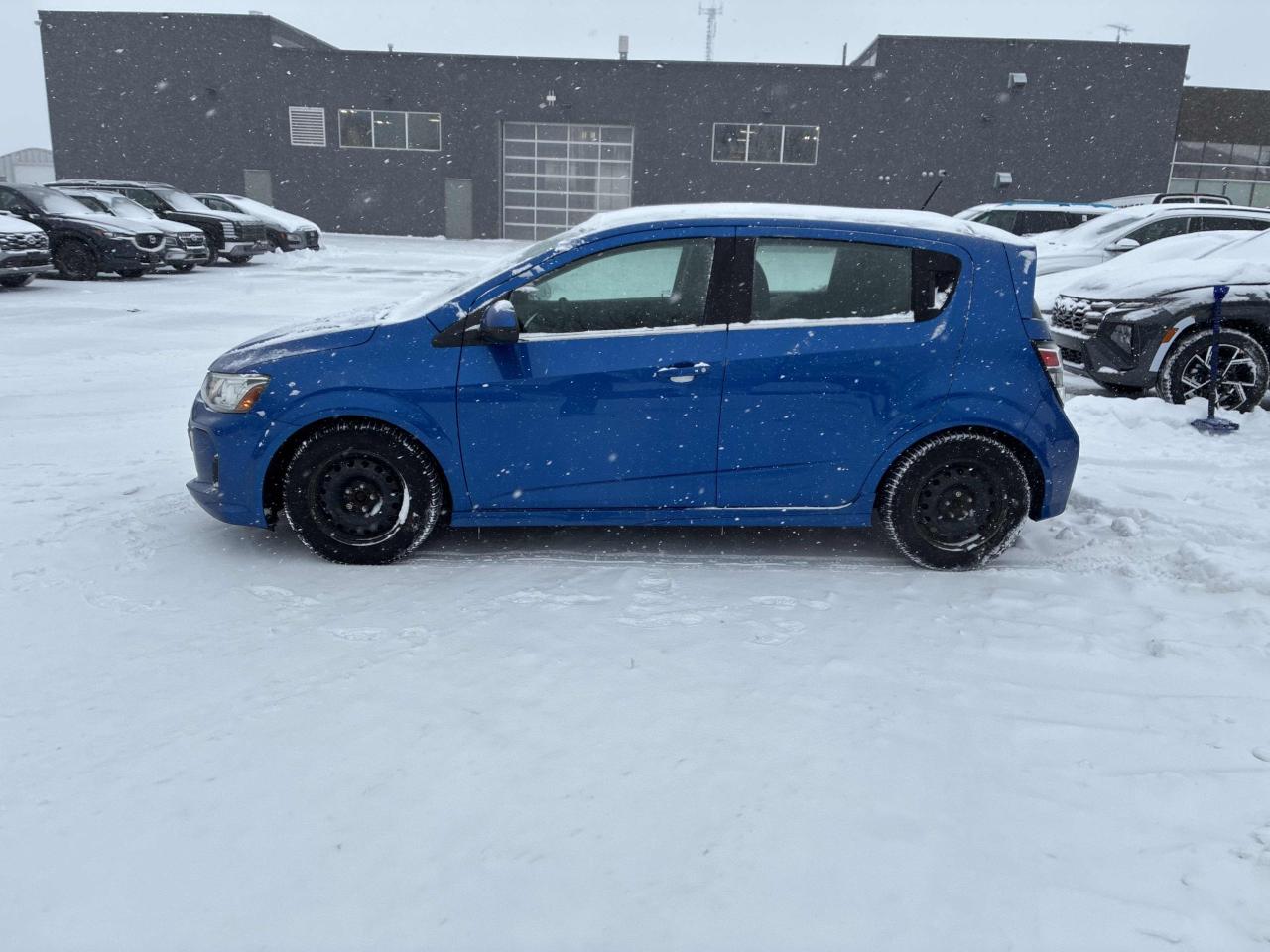 2017 Chevrolet Sonic LT AUTO,RS PKG! SUNROOF-HEATED SEATS-REMOTE START! Photo4