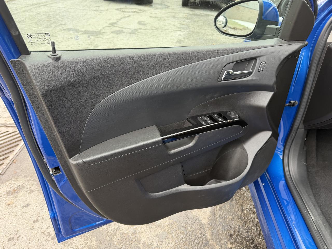 2017 Chevrolet Sonic LT AUTO,RS PKG! SUNROOF-HEATED SEATS-REMOTE START! Photo16