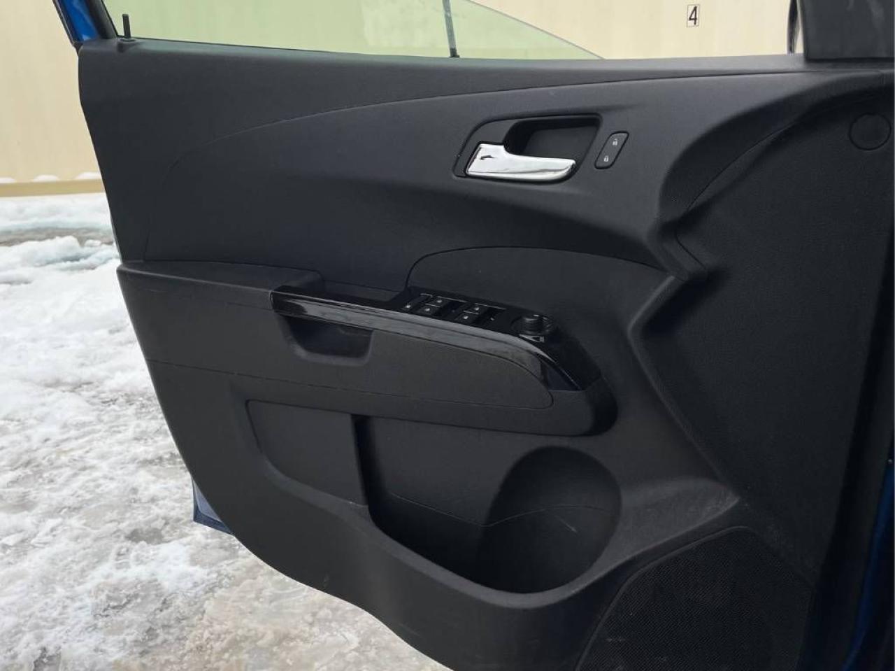 2017 Chevrolet Sonic LT - RS PKG, AUTO, HEATED SEATS, B/U CAMERA!! Photo