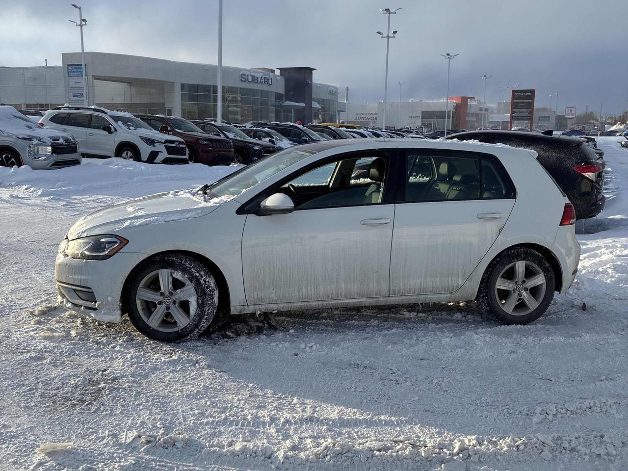 2018 Volkswagen Golf Comfortline - 5SPD, LEATHER, SUNROOF, HEATED SEATS Photo4