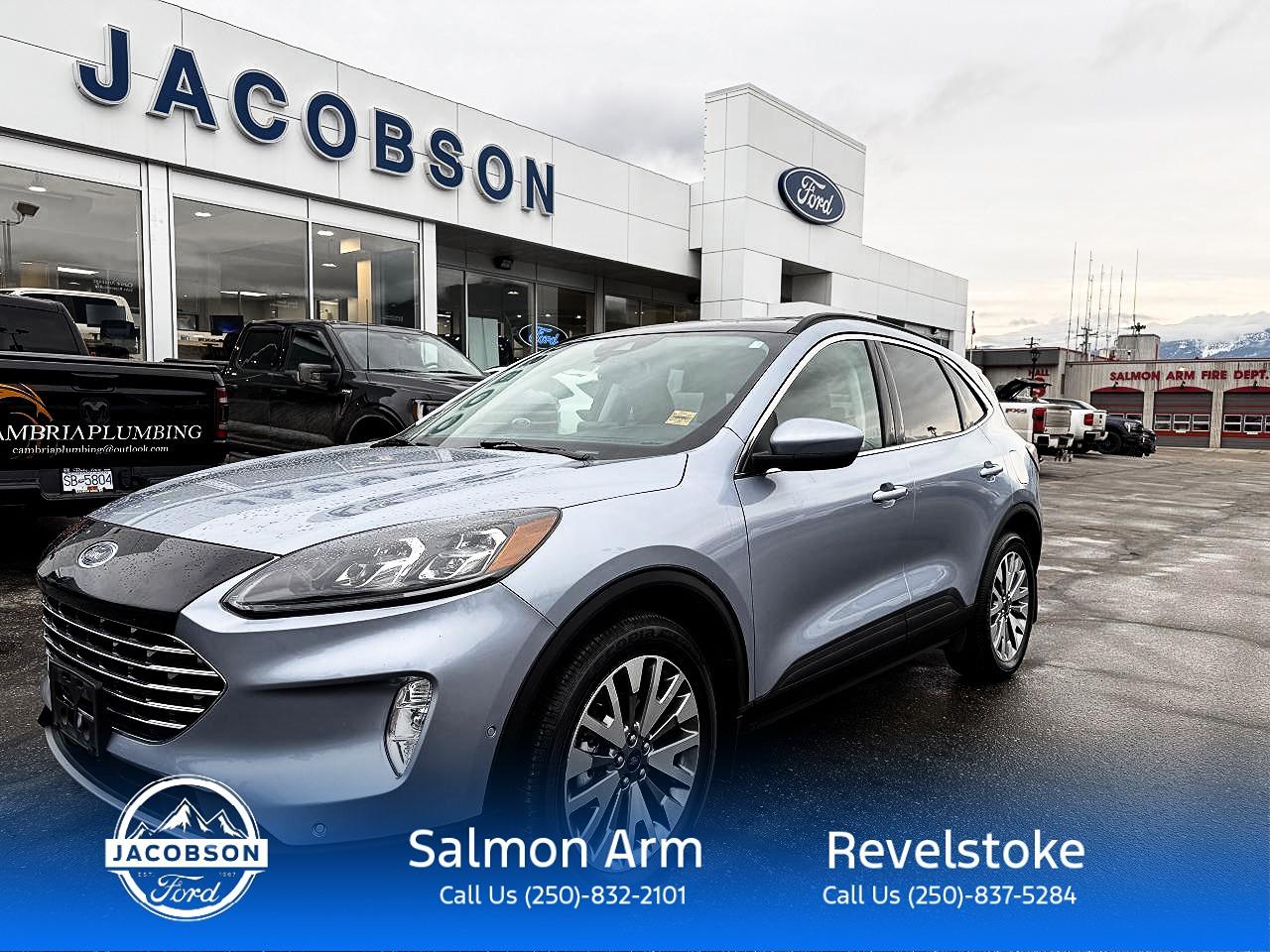 2022 Ford Escape Titanium Photo0