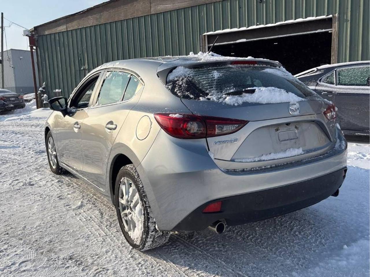 2015 Mazda MAZDA3 GS - ONLY 75K!! MANUAL, HEATED SEATS, BACK-UP CAM! Photo6