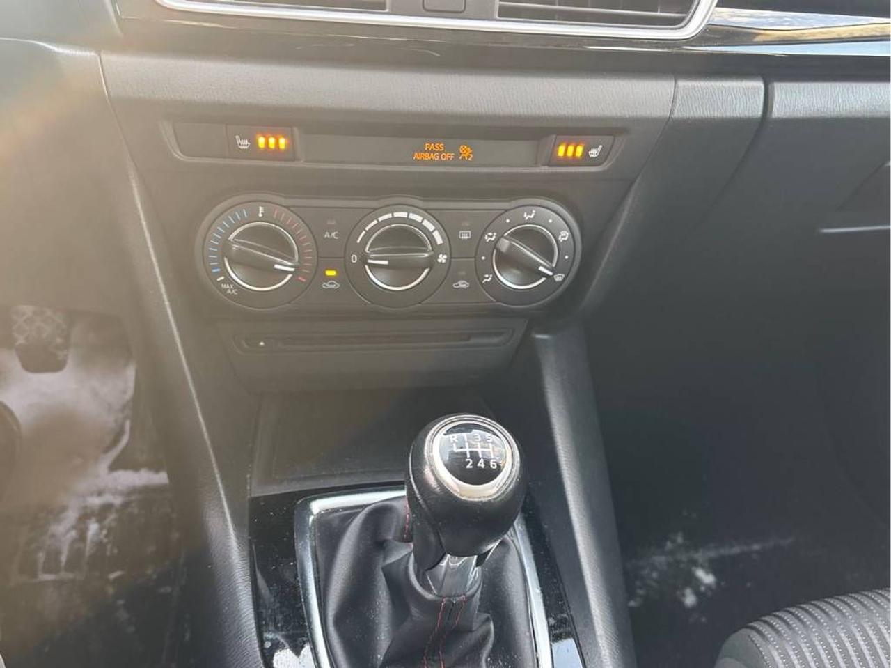 2015 Mazda MAZDA3 GS - ONLY 75K!! MANUAL, HEATED SEATS, BACK-UP CAM! Photo18