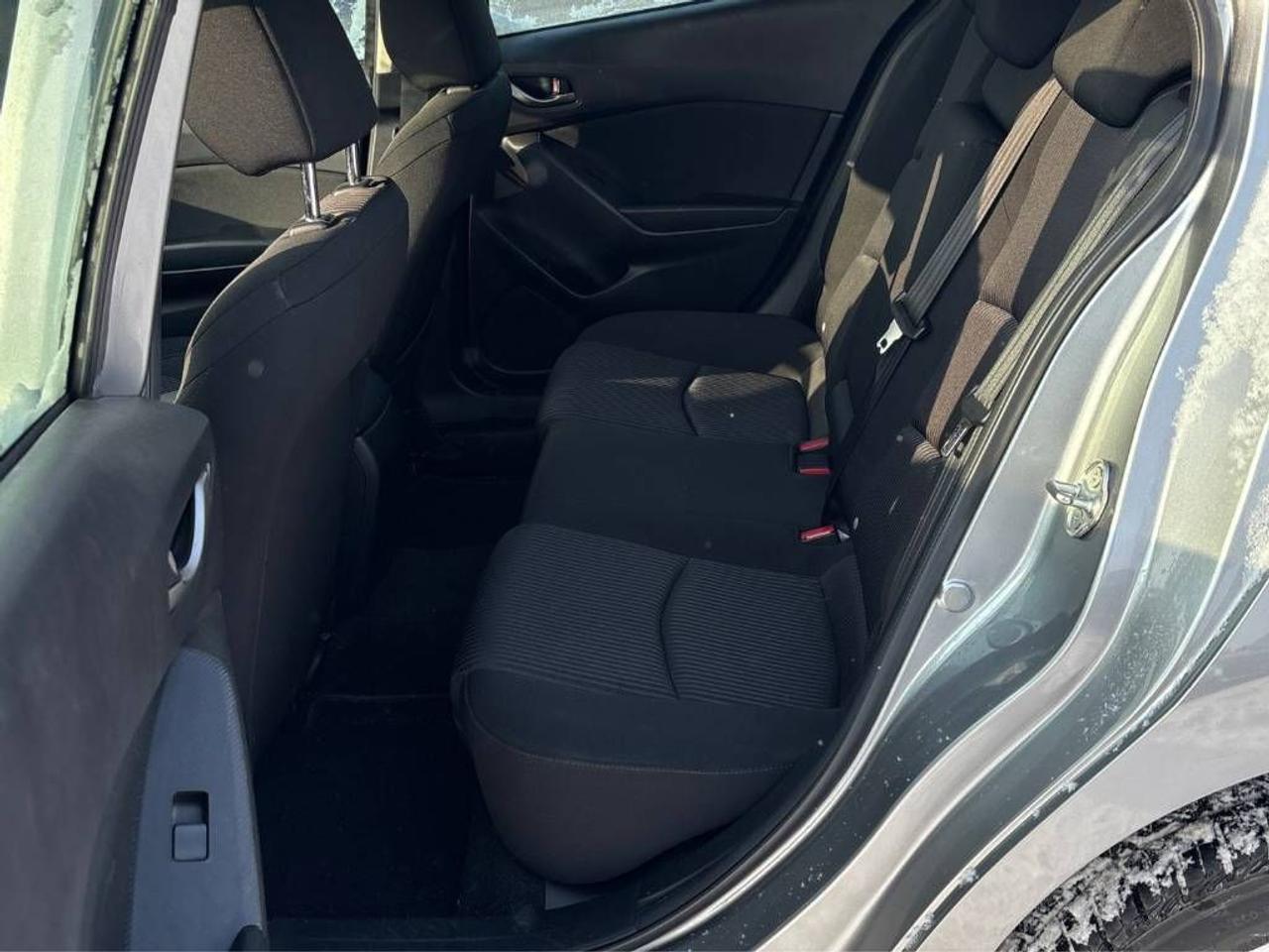 2015 Mazda MAZDA3 GS - ONLY 75K!! MANUAL, HEATED SEATS, BACK-UP CAM! Photo46