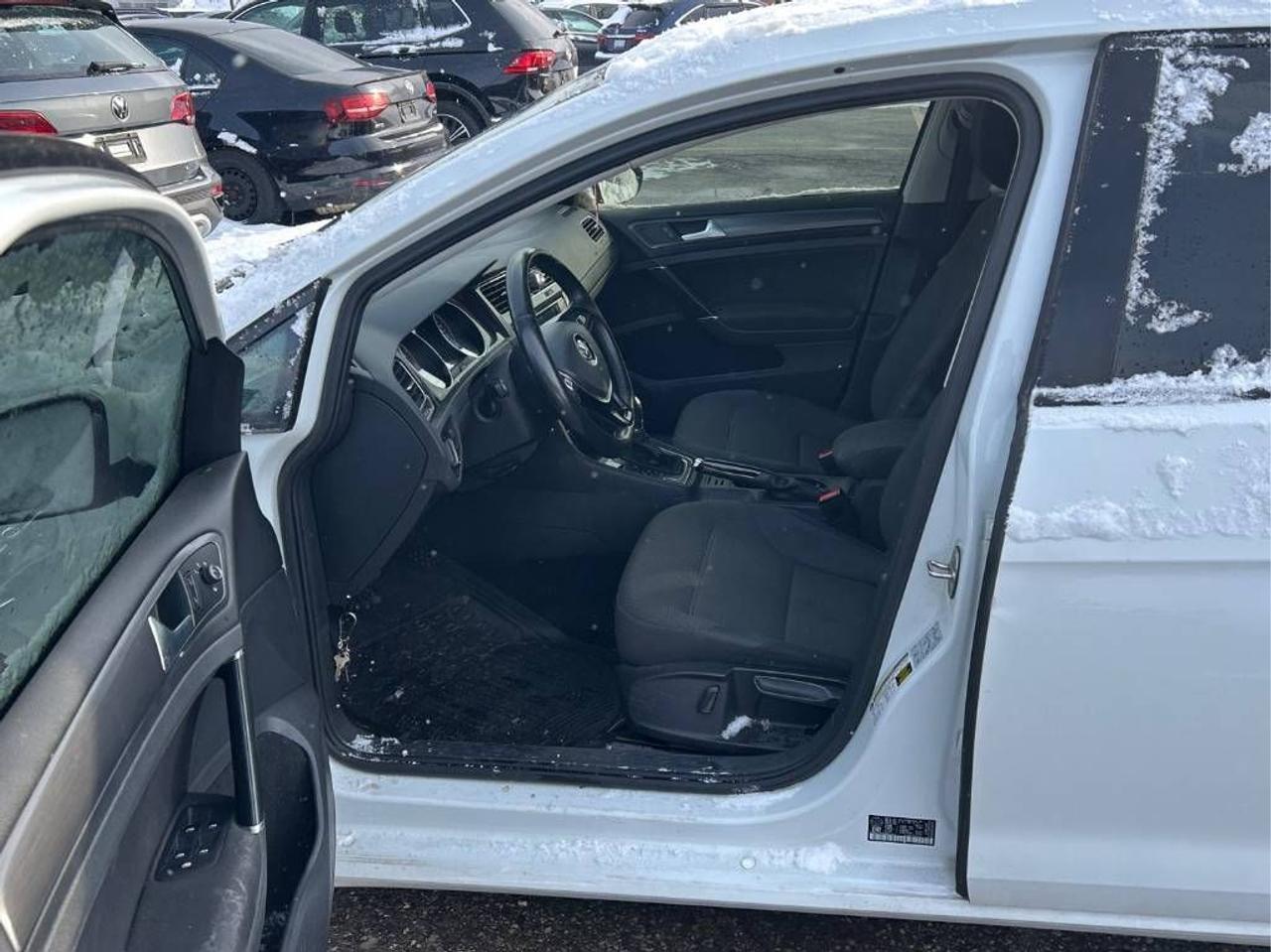 2019 Volkswagen Golf Comfortline AUTO, HEATED SEATS, BACK-UP CAMERA!! Photo13