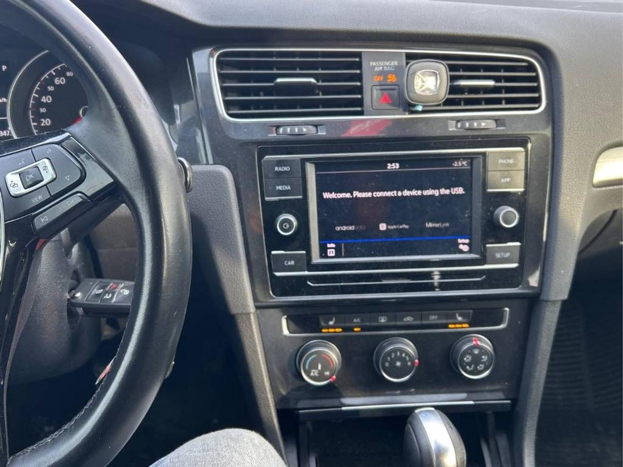 2019 Volkswagen Golf Comfortline AUTO, HEATED SEATS, BACK-UP CAMERA!! Photo16