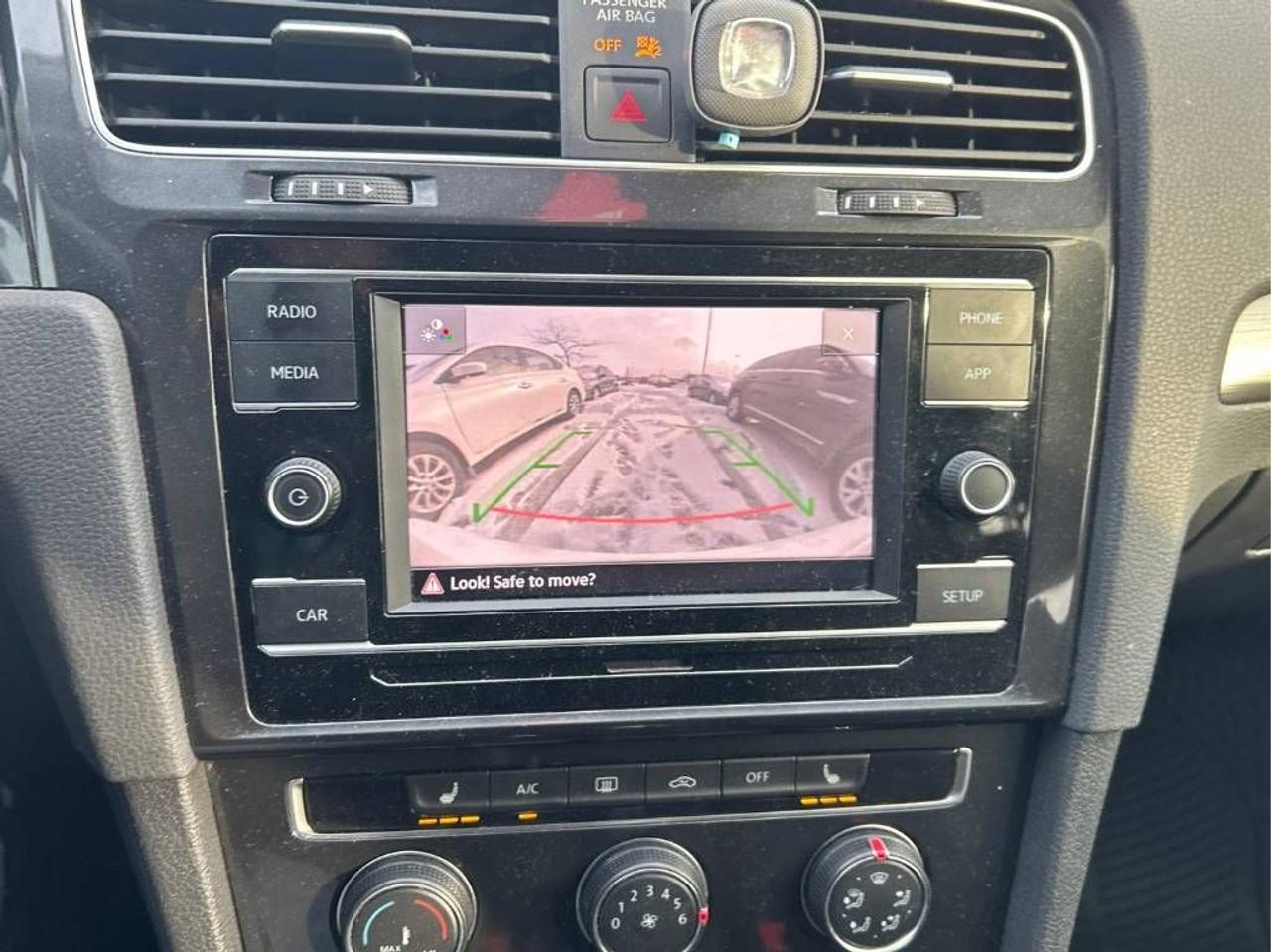 2019 Volkswagen Golf Comfortline AUTO, HEATED SEATS, BACK-UP CAMERA!! Photo41