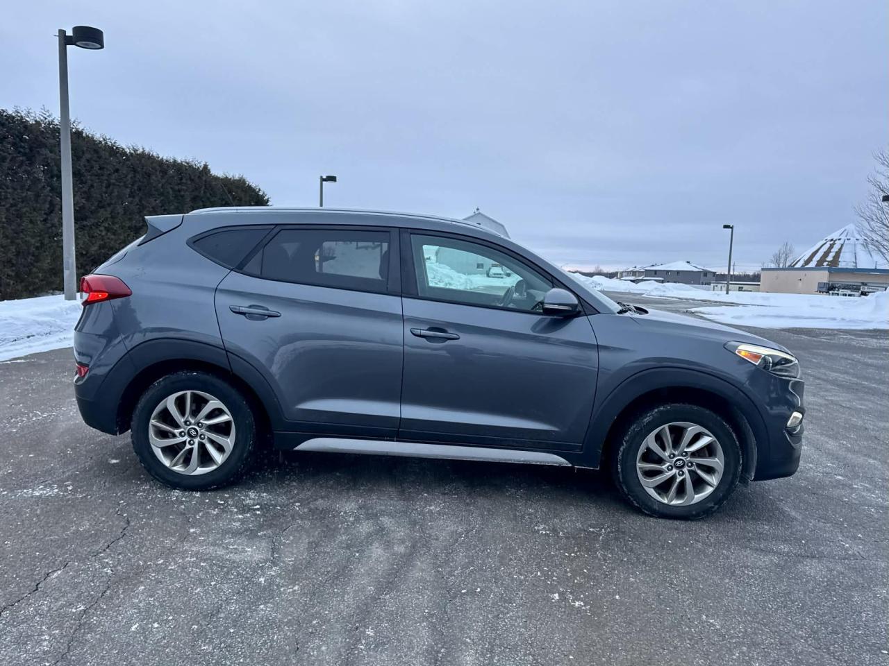 2017 Hyundai Tucson AWD 4DR 2.0L PREMIUM Photo