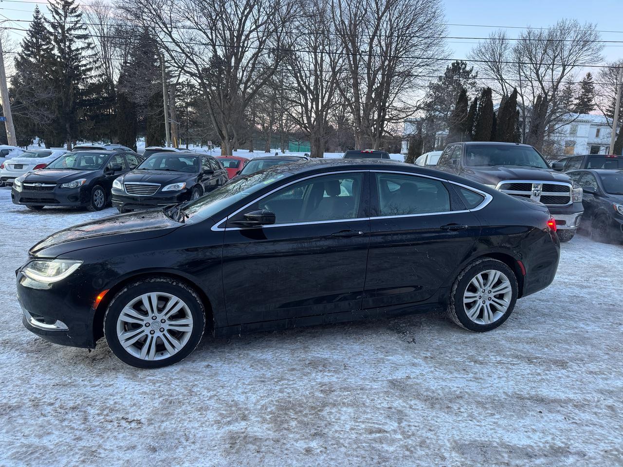 2015 Chrysler 200 4dr Sdn Limited FWD - Photo #4