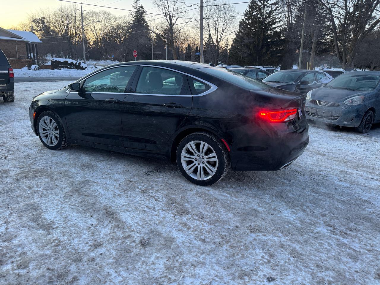 2015 Chrysler 200 4dr Sdn Limited FWD - Photo #5