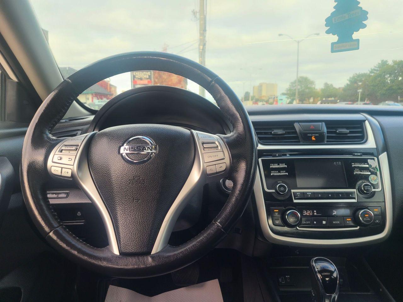 2018 Nissan Altima 2.5 SV-Sunroof-Backup Cam-Bluetooth-AUX-USB-ALLOYS Photo